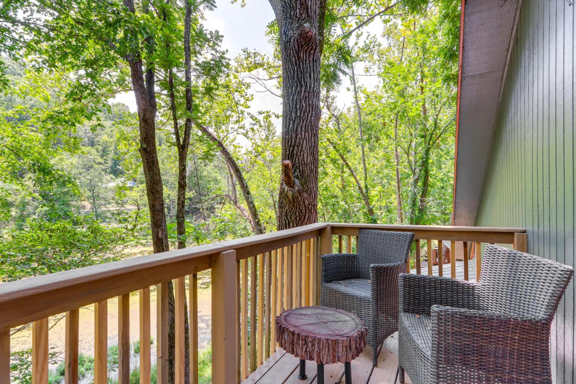 Lakefront Cabin Less Than 3 Mi To Dtwn Eureka Springs! Villa Exterior foto