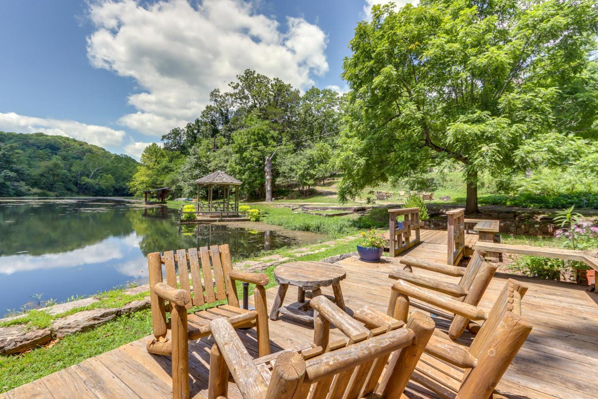 Lakefront Cabin Less Than 3 Mi To Dtwn Eureka Springs! Villa Exterior foto