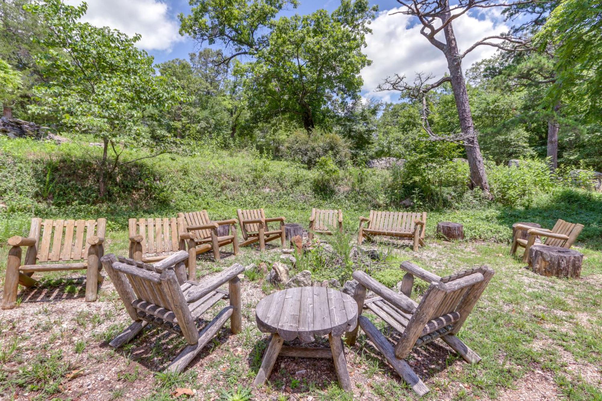 Lakefront Cabin Less Than 3 Mi To Dtwn Eureka Springs! Villa Exterior foto