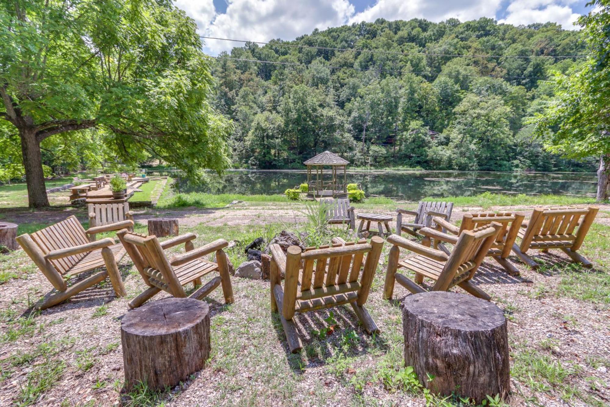 Lakefront Cabin Less Than 3 Mi To Dtwn Eureka Springs! Villa Exterior foto