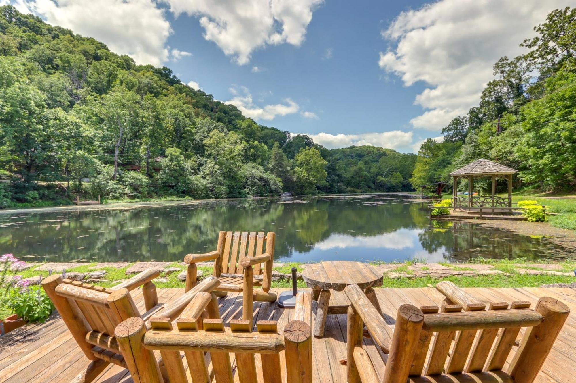 Lakefront Cabin Less Than 3 Mi To Dtwn Eureka Springs! Villa Exterior foto